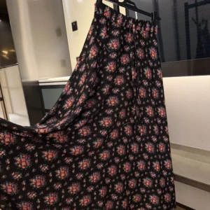 Dolce Gabbana D&G Women Floral-Print Straight Skirt F4DBNTFSA