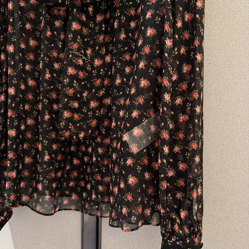 Dolce Gabbana D&G Women Small Rose-Print Chiffon Top 9 Dolce Gabbana D&G Women Small Rose-Print Chiffon Top - Image 9