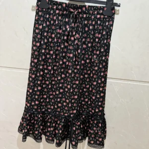 Dolce Gabbana D&G Women Small Rose-Print Skirt With Flounce