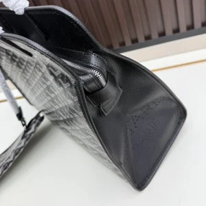 Goyard Unisex Hardy Pm Bag-Black HARDY2PMLTY01CG01P
