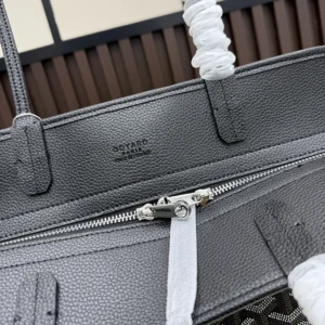 Goyard Unisex Hardy Pm Bag-Black HARDY2PMLTY01CG01P