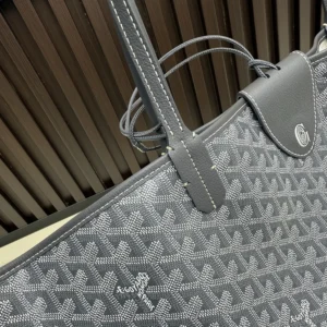 Goyard Unisex Saint Louis Gm Bag-Grey STLCROGMLTY51CL51P