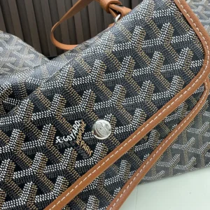 Goyard Unisex Saint Louis Gm Bag-Tan STLCROGMLTY01CL03P