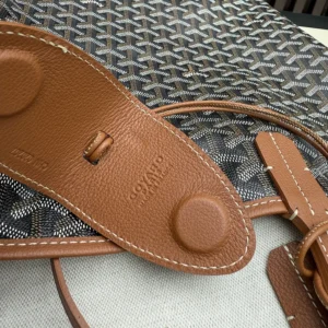 Goyard Unisex Saint Louis Gm Bag-Tan STLCROGMLTY01CL03P