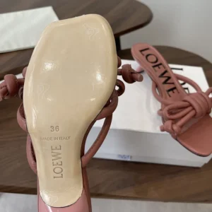 Loewe Women Flamenco Knot Sandal in Lambskin-Pink LLSP465X10Loewe Women Flamenco Knot Sandal in Lambskin-Pink LLSP465X10