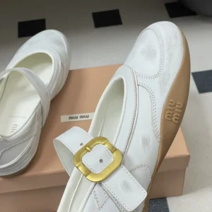 Miu Miu Women Gymnasium Leather Ballerinas With Strap and Buckle 5F686E