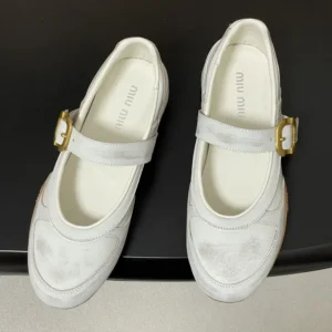 Miu Miu Women Gymnasium Leather Ballerinas With Strap and Buckle 5F686E