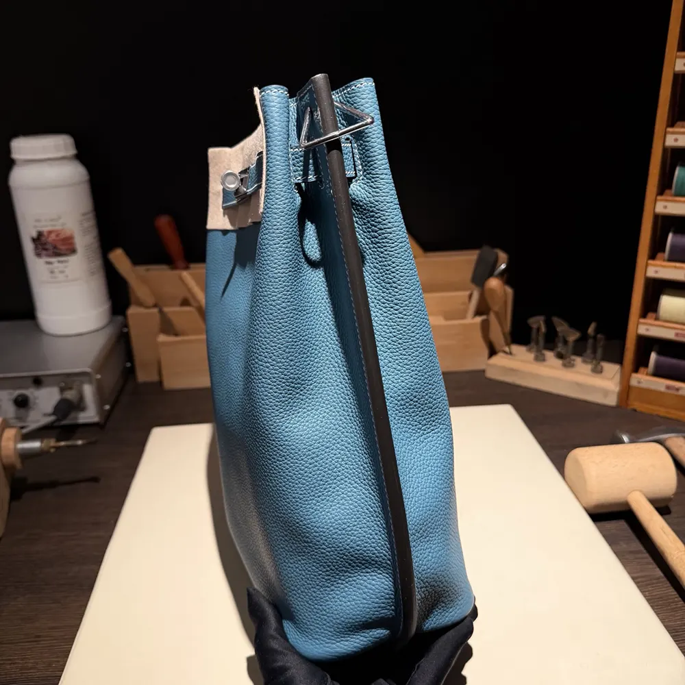 Hermes Unisex Togo So Kelly 22 Palladium Hardware-Blue 4 Hermes Unisex Togo So Kelly 22 Palladium Hardware-Blue