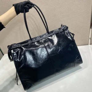Prada Unisex Bonnie Leather Tote Bag 2VG1282CYR