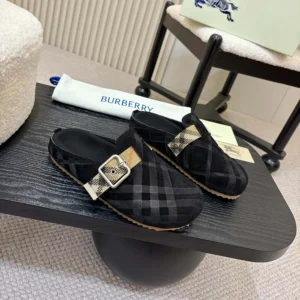 Burberry Unisex Check Denim Urchin Clogs-Black 8113394