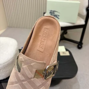Burberry Unisex Check Denim Urchin Clogs-Flora Pink 81133921