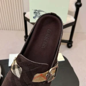 Burberry Unisex Check Denim Urchin Clogs-Snug Brown 81145641