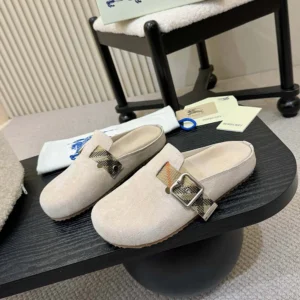 Burberry Unisex Suede Urchin Clogs-Bake Beige 81133031