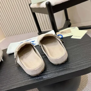 Burberry Unisex Suede Urchin Clogs-Bake Beige 81133031
