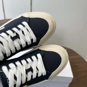 Celine Unisex Alan Sneaker With Triomphe in Canvas 363675148C