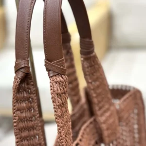 Chloe Women Summer Banana East-west Tote Bag in Raffia & Buffalo Leather