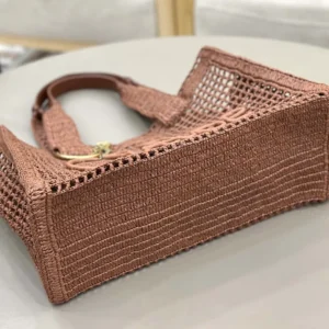 Chloe Women Summer Banana East-west Tote Bag in Raffia & Buffalo Leather