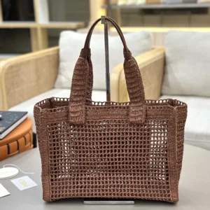 Chloe Women Summer Banana East-west Tote Bag in Raffia & Buffalo Leather