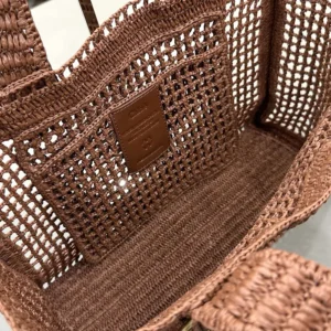 Chloe Women Summer Banana East-west Tote Bag in Raffia & Buffalo Leather