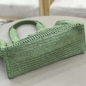 Chloe Women Summer Banana East-west Tote Bag in Raffia & Buffalo Leather