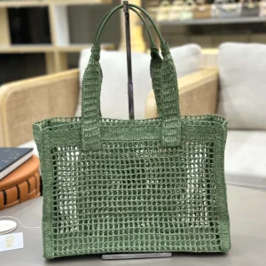 Chloe Women Summer Banana East-west Tote Bag in Raffia & Buffalo Leather