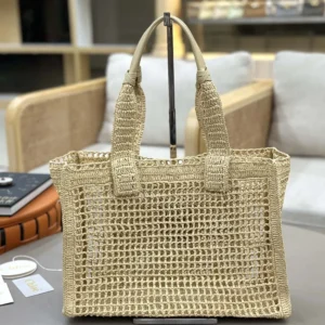 Chloe Women Summer Banana East-west Tote Bag in Raffia & Buffalo Leather-Beige