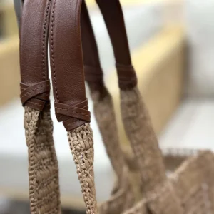 Chloe Women Summer Banana East-west Tote Bag in Raffia & Buffalo Leather-Beige