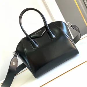 Givenchy Women Mini Antigona Bag in Box Leather-Black BB5148B1R0
