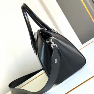 Givenchy Women Mini Antigona Bag in Box Leather-Black BB5148B1R0