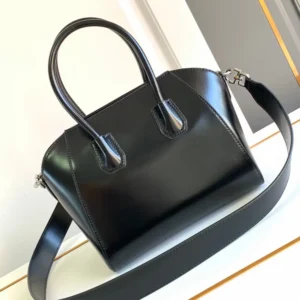 Givenchy Women Mini Antigona Bag in Box Leather-Black BB5148B1R0