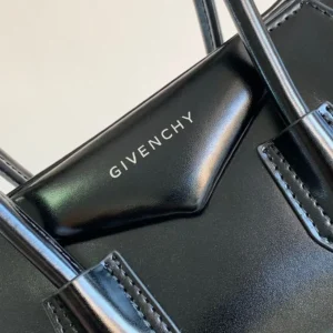 Givenchy Women Mini Antigona Bag in Box Leather-Black BB5148B1R0