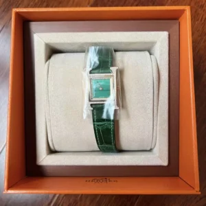 Hermes Women Heure H Watch Small Model 25 mm-Green W054095WW00