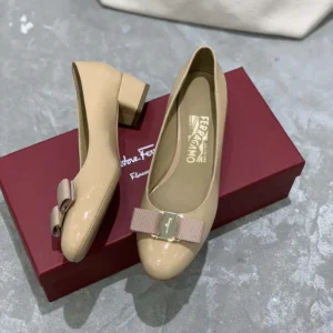 Salvatore Ferragamo Women Vara Pump 3cm Heel-Sandy