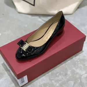 Salvatore Ferragamo Women Vara Pump-Black 01B221591963