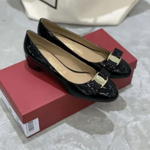 Salvatore Ferragamo Women Vara Pump-Black 01B221591963