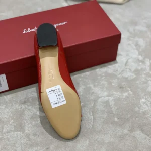 Salvatore Ferragamo Women Vara Pump-Red 01B221591964