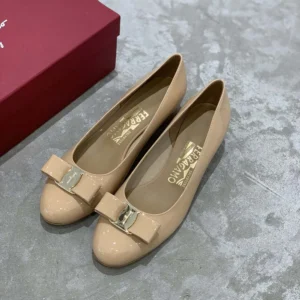 Salvatore Ferragamo Women Vara Pump-Sandy 01B221753641