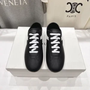 Alexander Mcqueen Unisex Boxe Sneaker in Black 866897WI