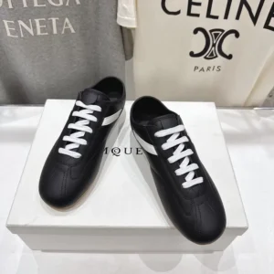 Alexander Mcqueen Unisex Boxe Sneaker in Black 866897WI