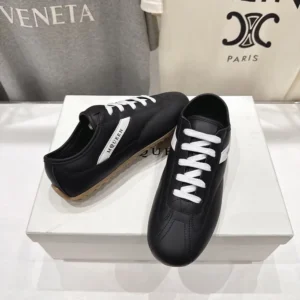 Alexander Mcqueen Unisex Boxe Sneaker in Black 866897WI