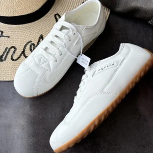Alexander Mcqueen Unisex Boxe Sneaker in Off White 862794WI