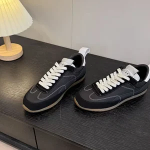 Alexander Mcqueen Unisex EC1 Sneaker in Black/White 854015WIAJN1192