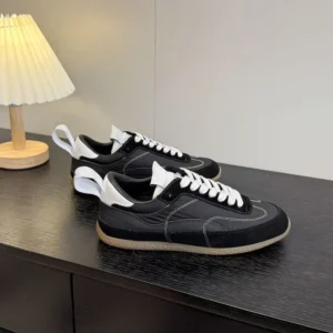 Alexander Mcqueen Unisex EC1 Sneaker in Black/White 854015WIAJN1192