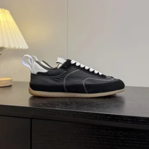Alexander Mcqueen Unisex EC1 Sneaker in Black/White 854015WIAJN1192