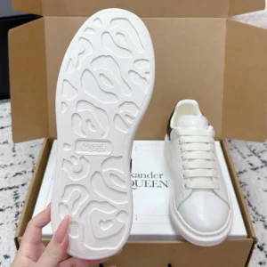 Alexander Mcqueen Unisex Oversized Sneaker in Off White/Black 808173WH