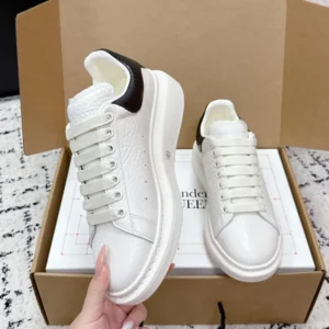 Alexander Mcqueen Unisex Oversized Sneaker in Off White/Black 808173WH