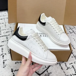 Alexander Mcqueen Unisex Oversized Sneaker in Off White/Black 808173WH