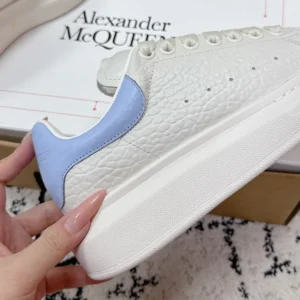 Alexander Mcqueen Unisex Oversized Sneaker in Off White/Light Blue 808173WH