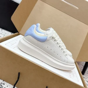 Alexander Mcqueen Unisex Oversized Sneaker in Off White/Light Blue 808173WH