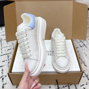 Alexander Mcqueen Unisex Oversized Sneaker in Off White/Light Blue 808173WH